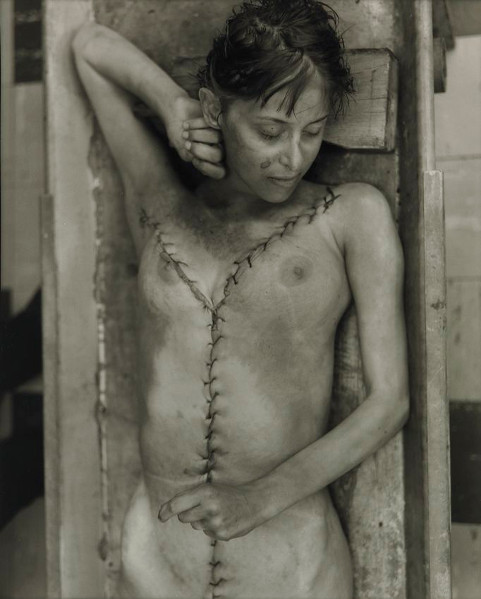 XXH – Première rétrospective de la Fondation Francès : Silverthorne Jeffrey, Woman who died in her sleep, © collection Estelle et Hervé Francès